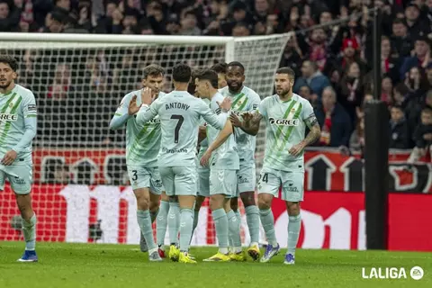 ريال بيتيس يثأر لهزيمته أمام أتلتيكو مدريد في الدوري الإسباني